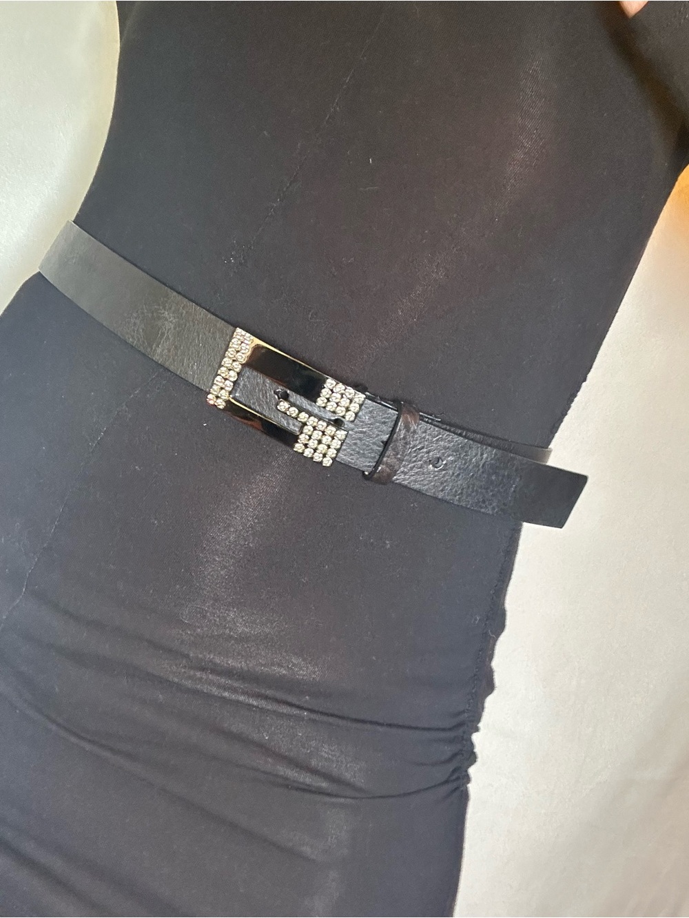 GUESS Black Leather Rhinestone G Buckle Y2K Bling Belt Size Medium